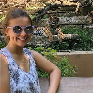 Meet your Posher, Emma